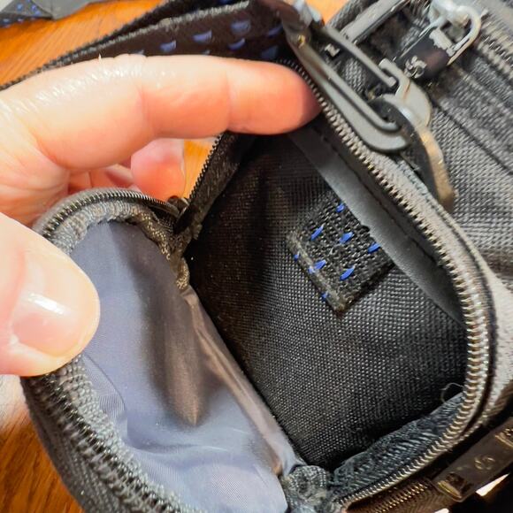 Samsonite Camera Bag Adjustable Shoulder Strap 4+ Zip Pockets Padded Divider - Picture 14 of 16